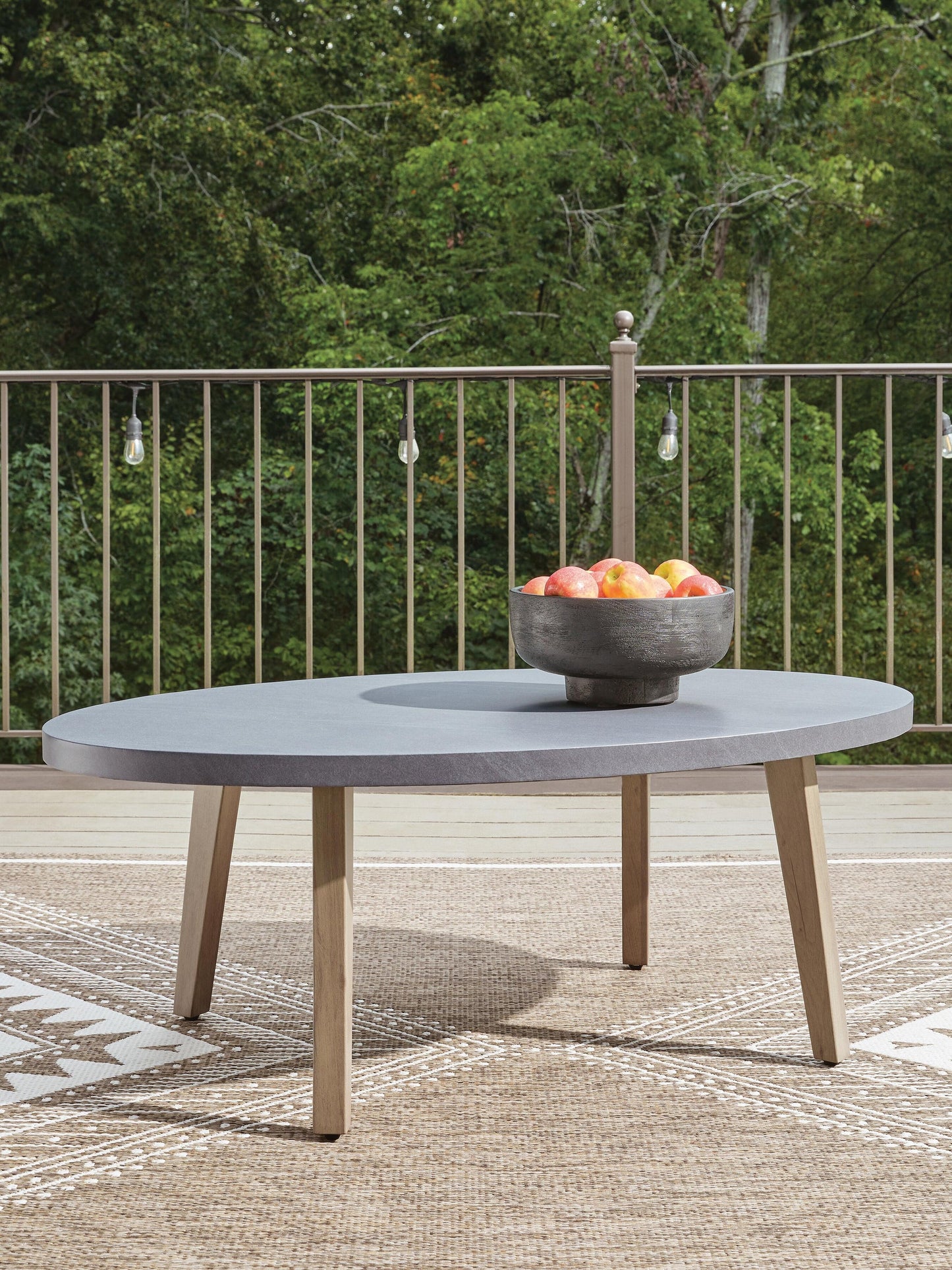 Harmony Headlands Oval Cocktail Table