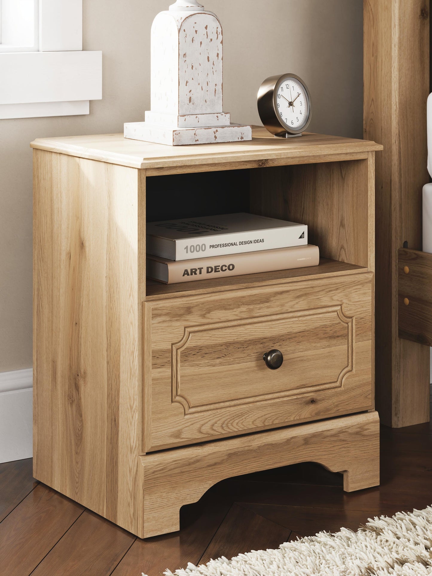 Aleaport Full Panel Bed with Mirrored Dresser and Nightstand